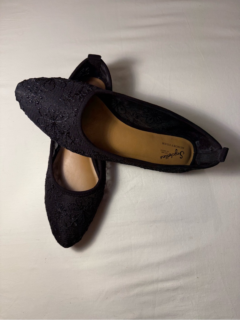 Seychelles Black Lace Pointed Memory Foam Flats Size 8
